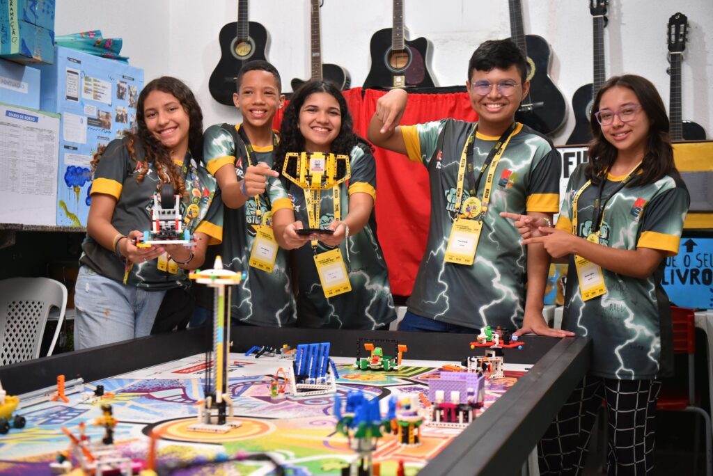 Escola pública de Caucaia é a única do Ceará na fase nacional do Torneio Sesi de Robótica