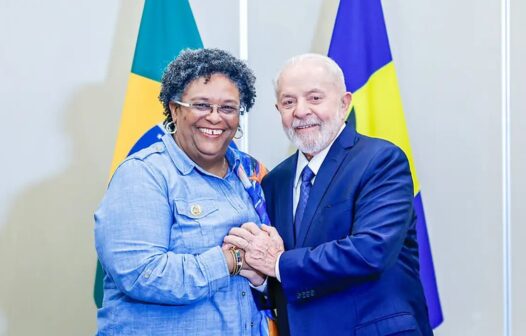 Na Guiana, Lula e Mia Mottley discutem mudança climática