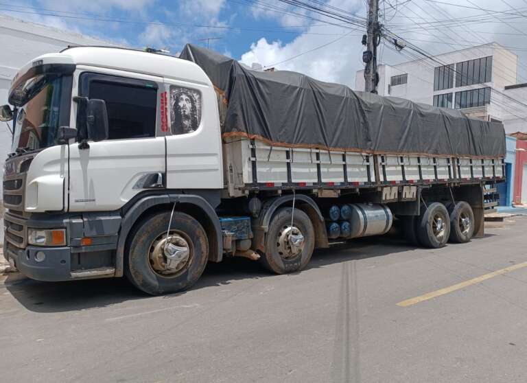 Três homens são presos transportando 20 toneladas de ferro furtado no Ceará