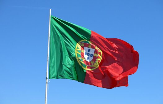 Eleição em Portugal termina com vitória de coligação de centro-direita