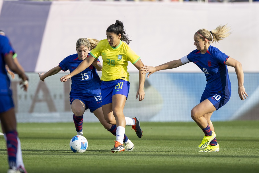 Brasil perde para os Estados Unidos e fica em segundo lugar na Copa Ouro