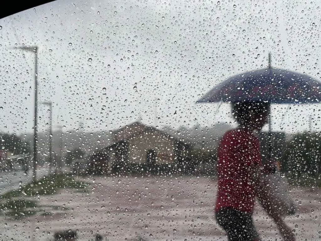 Inmet: chuvas geram alerta laranja de perigo para todo o litoral do Ceará