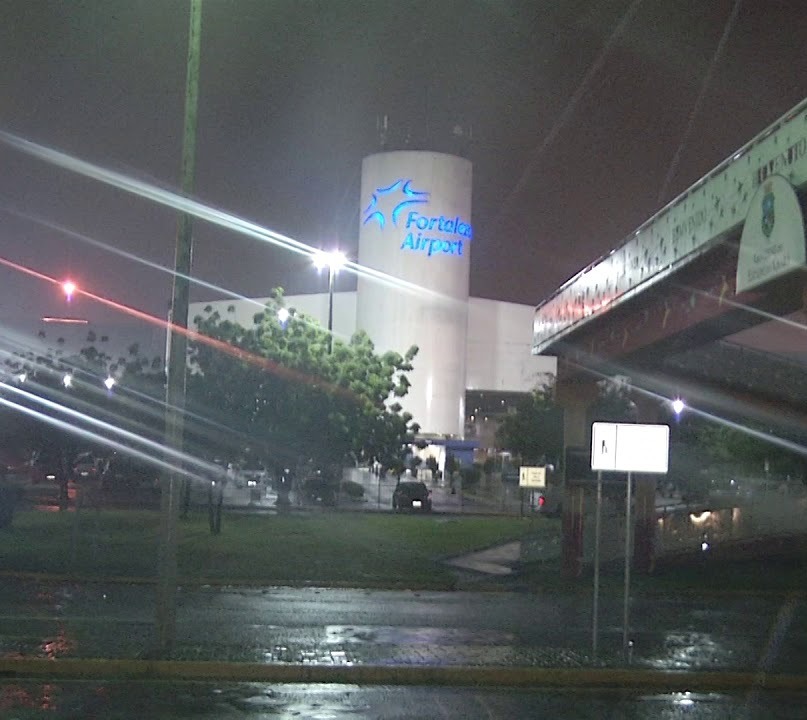 Chuva em Fortaleza altera trajeto de voos vindos de São Paulo e Recife na manhã desta sexta-feira (8)