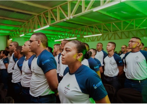 Agentes da segunda turma do concurso da Guarda Municipal de Fortaleza realizam formatura