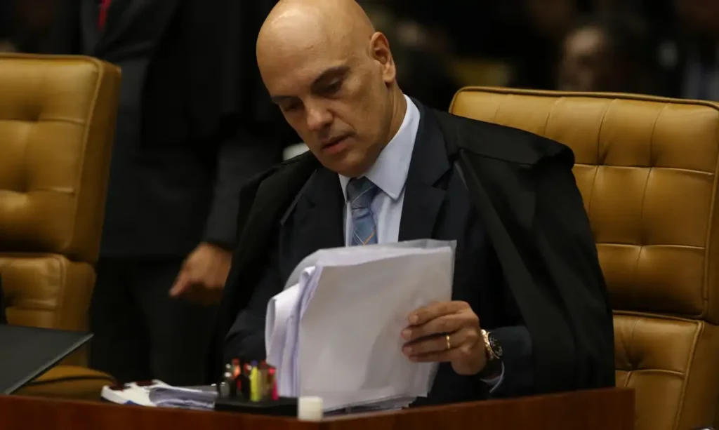 Alexandre de Moraes nega pedido de devolução do passaporte de Bolsonaro