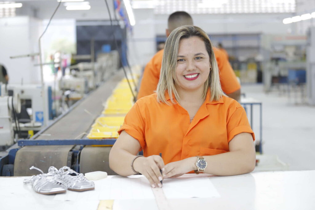 Ceará registra queda na diferença salarial entre homens e mulheres, revela estudo