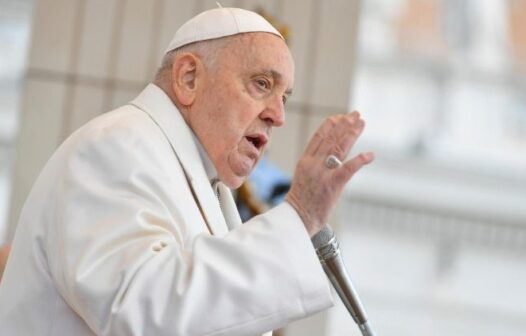 Papa Francisco pede combate à ‘lógica das armas’