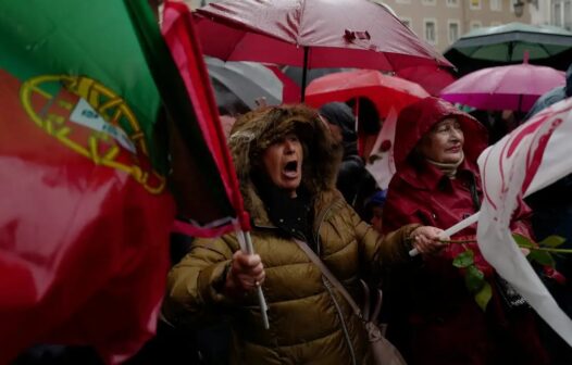 Eleições terminam em Portugal com abstenção entre 32% e 46,5%