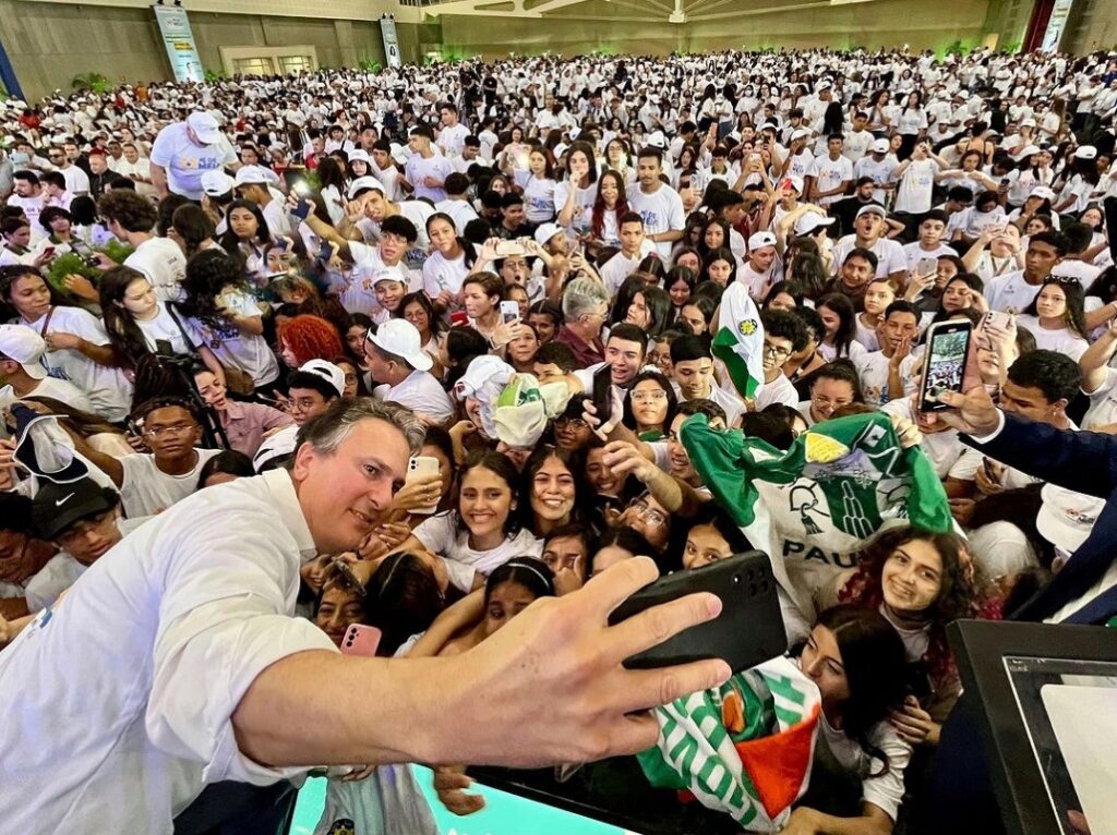 Programa Pé-de-Meia beneficiará mais de 185 mil estudantes no Ceará