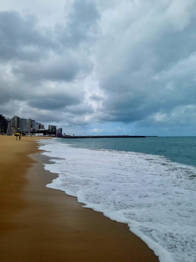 Fortaleza tem seis praias próprias para banho neste fim de semana