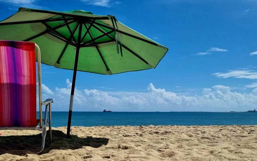 Fortaleza tem sete trechos de praia próprios para banho no fim de semana