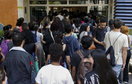 Pé-de-Meia: estudantes recebem primeira parcela de R$ 200 a partir desta terça-feira (26); veja o calendário