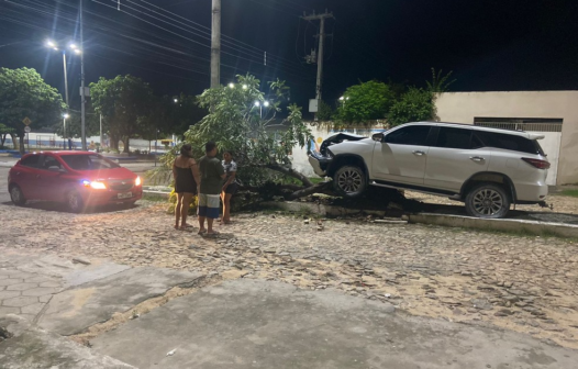 Prefeito de Pentecoste, no Ceará, sofre acidente de trânsito