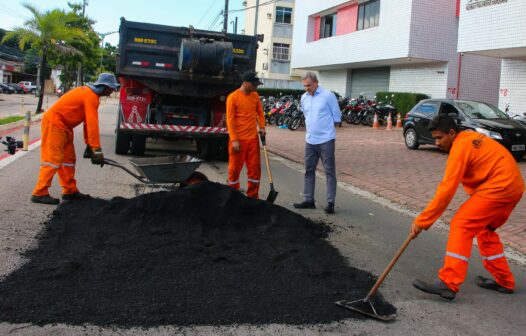 Prefeito José Sarto culpa a Cagece por buracos nas ruas de Fortaleza