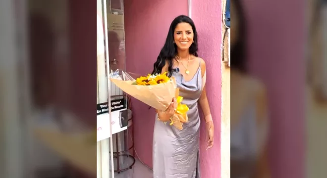 Empresária esfaqueada em loja reabre estabelecimento três meses após atentado
