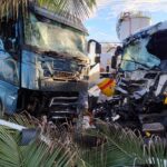 Assaltante toma direção de caminhão-tanque e causa acidente em Fortaleza