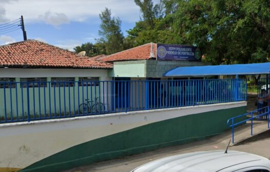 Chuva invade escola, causa alagamento e queima fiação em Fortaleza