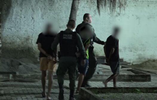 Um homem e dois adolescentes são capturados após furto a veículo em Fortaleza