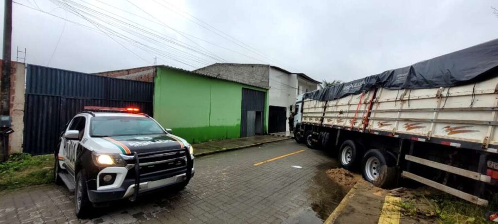 Polícia recupera carga de alimentos avaliada em R$ 130 mil na Grande Fortaleza