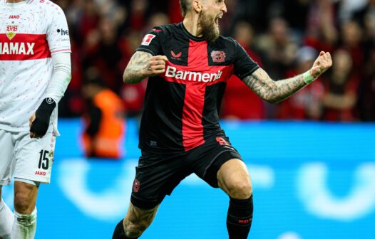 Bayer Leverkusen marca no último minuto contra Stuttgart pelo Alemão