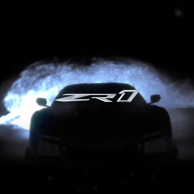 Teaser do Corvette ZR1 2025 revela enorme asa traseira e promete a versão mais extrema já produzida