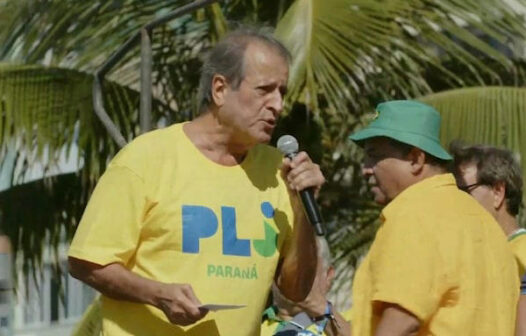 Ato em Copacabana começa com discurso de Valdemar, vaia a Romário e ‘pancadão da liberdade’