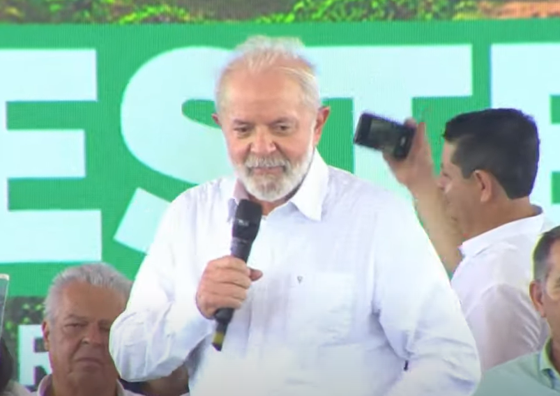 Em Iguatu, Lula assina ordem de serviço para implantação do Ramal do Salgado