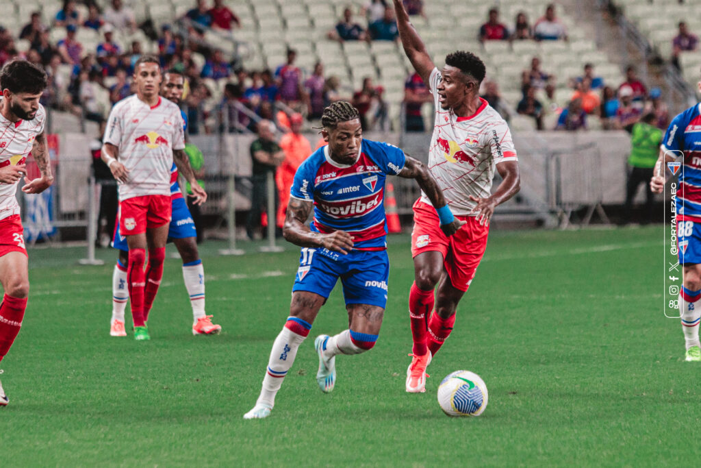 Fortaleza sai na frente, mas cede empate ao Bragantino na Arena Castelão