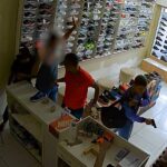 Trio assalta loja de calçados em Pacatuba e deixa prejuízo de quase R$ 10 mil
