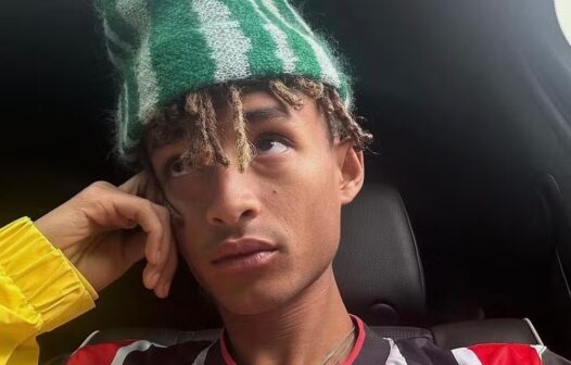 Jaden Smith, filho de Will Smith, posta fotos com a camisa do São Paulo