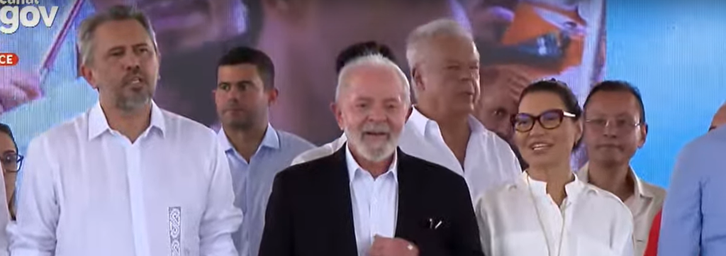 Lula chega ao Ceará para visita às obras da ferrovia Transnordestina; acompanhe ao vivo