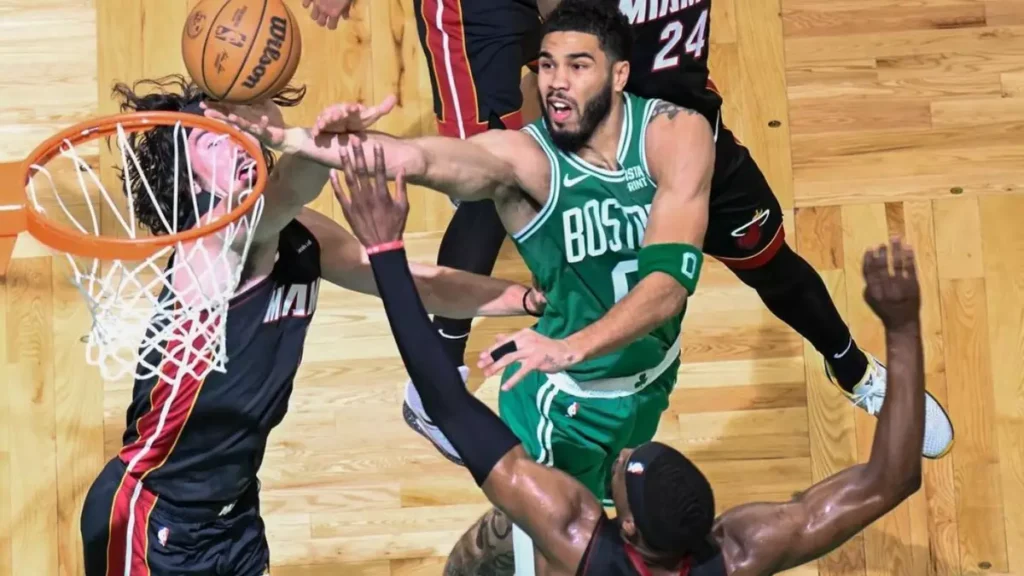 Miami Heat x Boston Celtics: assista ao vivo ao jogo da NBA de hoje (27/04)