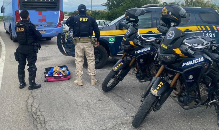 Passageira é presa com 17 kg de maconha em ônibus que vinha de São Paulo para Fortaleza