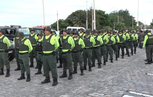 Elmano de Freitas acompanha início do serviço de 437 novos policiais militares em Fortaleza