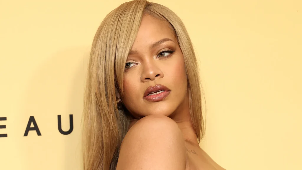 Rihanna - Figure 1