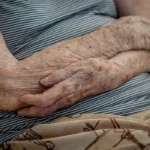 Violência contra idosos: especialistas alertam que casos cresceram em 2024