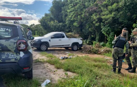 Carro que fazia descarte de entulho é apreendido no bairro Luciano Cavalcante, em Fortaleza