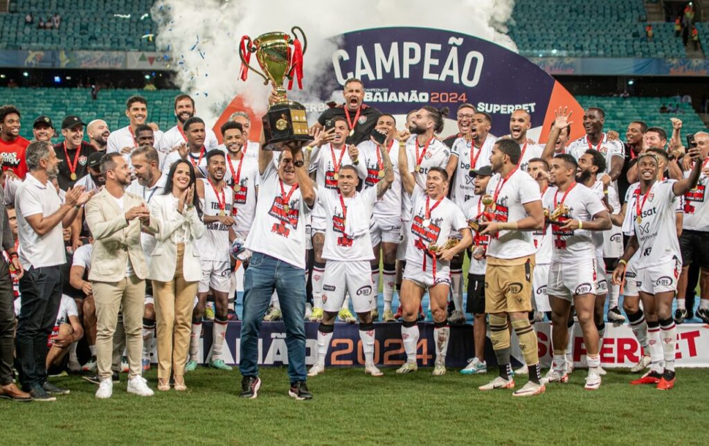 Vitória garante título do Campeonato Baiano após empate com o Bahia