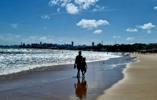 Praia do Futuro está imprópria para banho neste fim de semana; oito praias de Fortaleza estão aptas