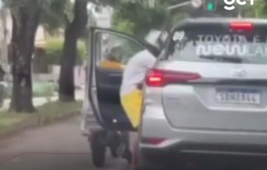 Dois homens são flagrados em assalto a motorista no trânsito em Fortaleza