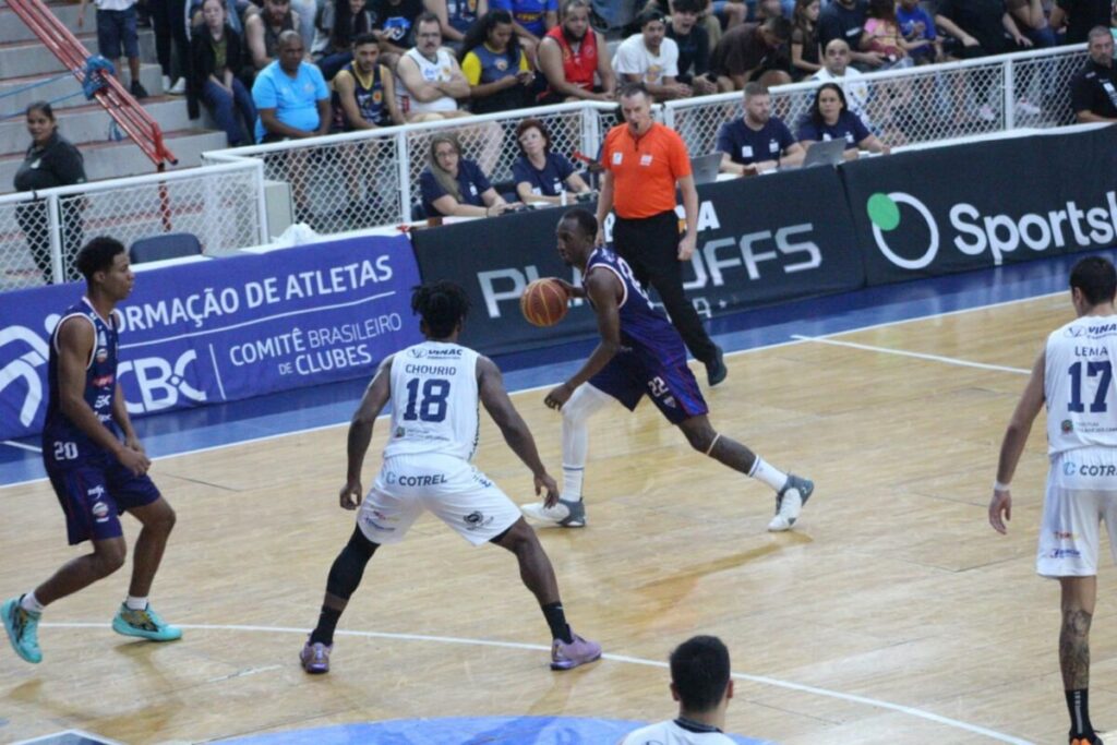 Fortaleza BC vence São José e fica a uma vitória das quartas do NBB