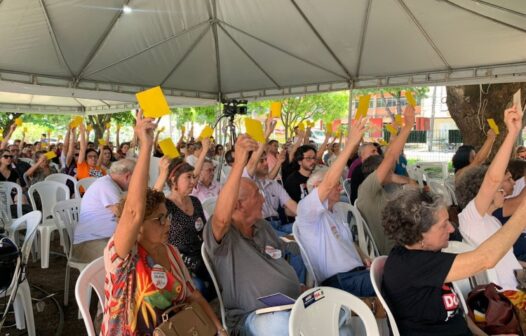 Servidores da UFC realizam assembleia para fazer balanço da greve iniciada há 2 meses