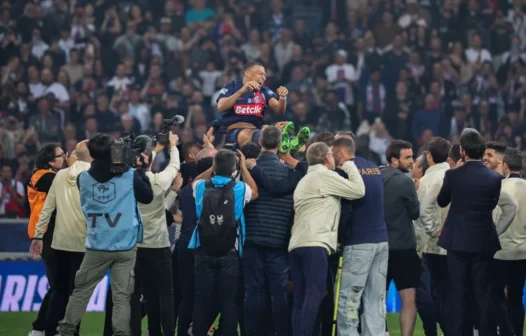 PSG vence Lyon e é campeão da Copa da França na despedida de Mbappé