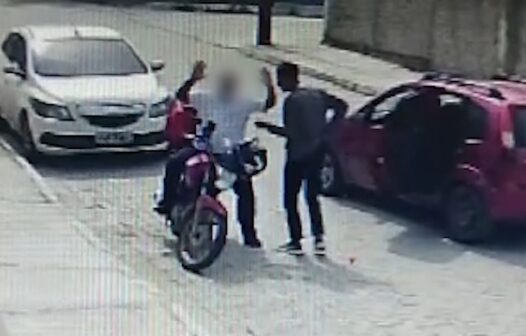 Assalto: entregador tem moto roubada em Fortaleza enquanto trabalha