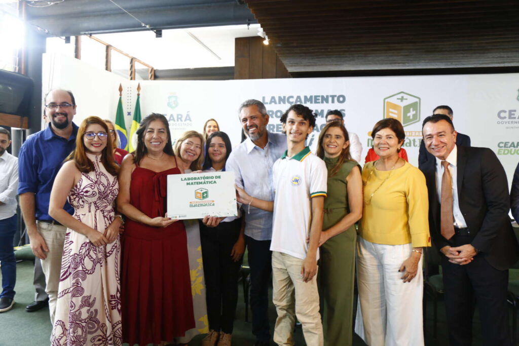 Escolas estaduais do Ceará terão bolsas a estudantes e professores para estimular estudo da Matemática