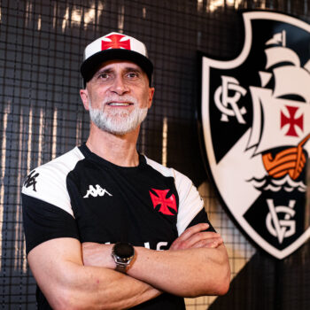 Vasco oficializa a contratação do técnico português Álvaro Pacheco