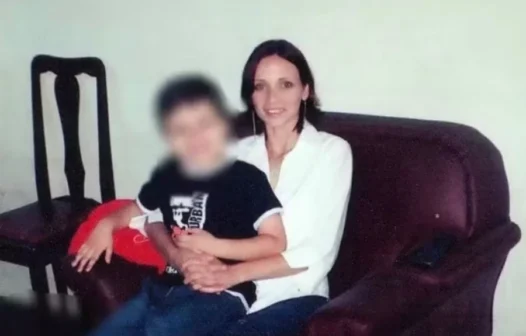 Após 17 anos foragida, mãe é presa acusada do assassinato da própria filha