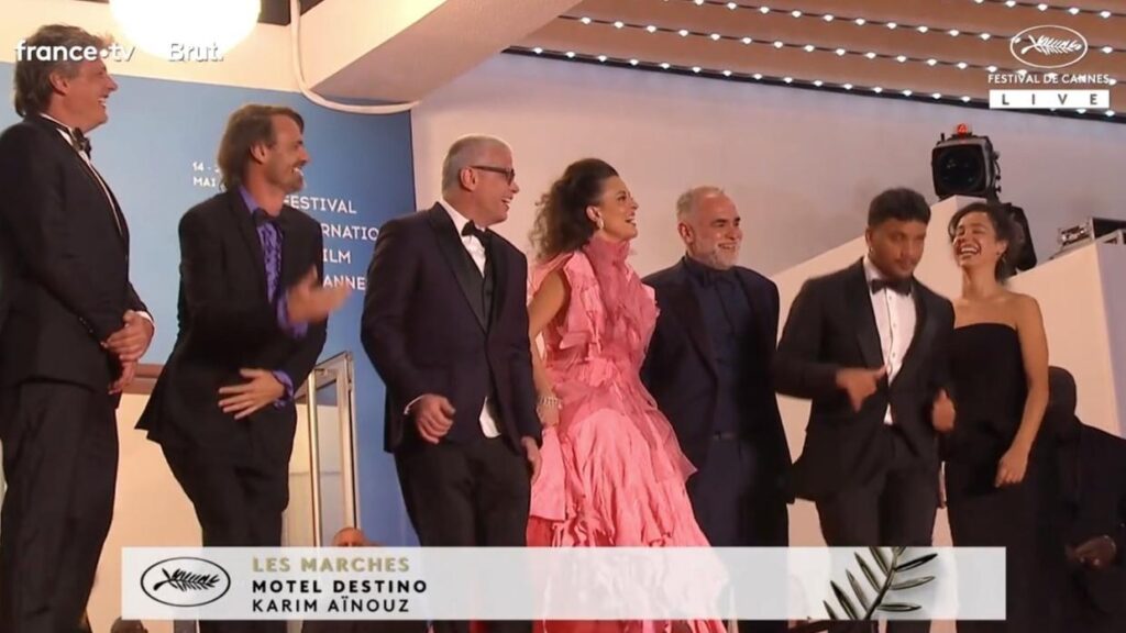 Elenco de 'Motel Destino' dança Aviões do Forró no Festival de Cannes.; vídeo