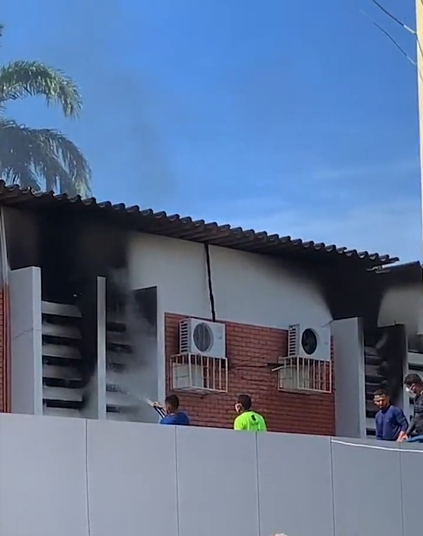 Prefeitura do interior do Ceará sofre incêndio; veja vídeo