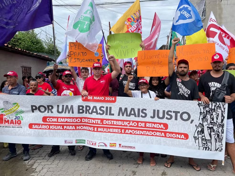 Dia do Trabalhador: manifestação de centrais sindicais em Fortaleza reivindica direitos trabalhistas